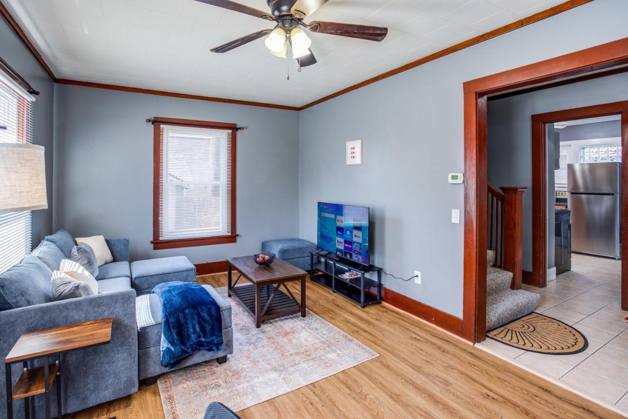 Spacious Home With In-Unit Laundry, Parking, 1Gb Wifi, & Patio Deck Rochester Exterior photo